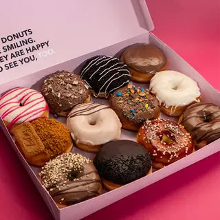 Boite Familiale : 12 Donuts Chocolatés
