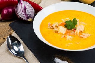 Ciorba de pui cu legume