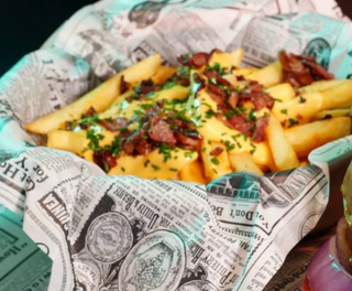 Patatas Con Cheddar Y Bacon