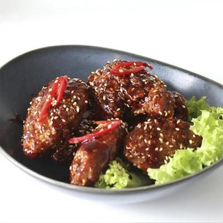 Skrzydełka teriyaki 300g + Pieczone ziemniaki Delivery