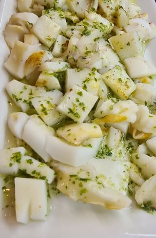 Ración De Sepia A La Plancha Con Ajo Perejil 