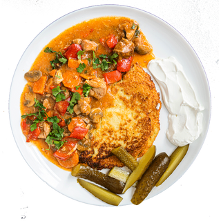 Placki ziemniaczane z gulaszem