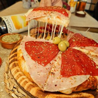 Pizza Jamón y Pimiento Rojo