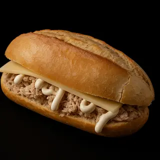 Bocadillo Pollo, queso y alli olli