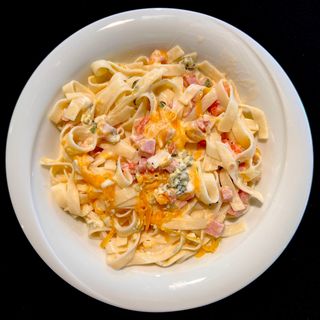 Паста "Алфредо" с бекон и пармезан (350г)