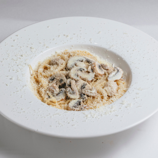 Спагетти с курицей и грибами (300гр)