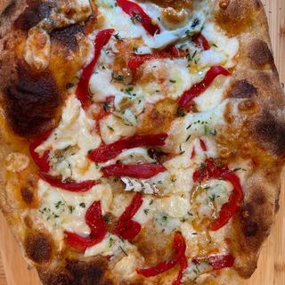 BACALAO, PIQUILLO, HIERBAS DEL MEDITERRÁNEO Y MOZZARELLA