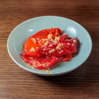 Pečena slatka paprika i beli luk