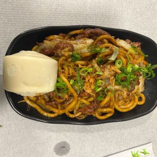 YAKI UDON DE TERNERA (Puesto 2)