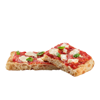 Trancio di focaccia pomodoro e mozzarella