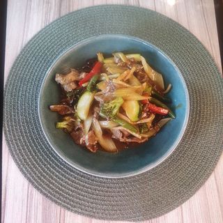 Danie z wołowiny w sosie rozmaitości 500g