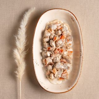 Тушкована свининка в соусі