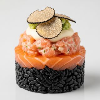 138. Black gunkan sake tartufo 2 pezzi