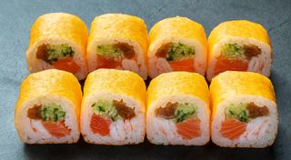 Мамерол з лососем, креветкою та кампіо