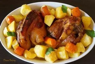 Ciolan de porc cu cartofi 550g