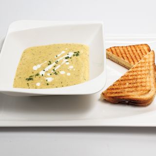 Bezglutenska Kremasta Juha od Piletine i povrća