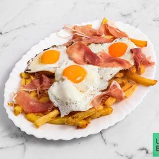 Huevos Rotos con Jamón
