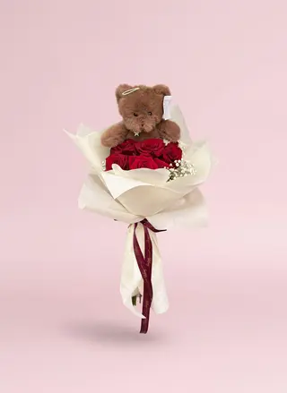 Букет мече с пет рози