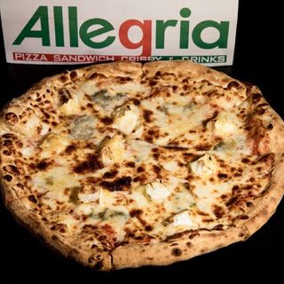 Pizza XXL Quatro Formagi + CUTIE