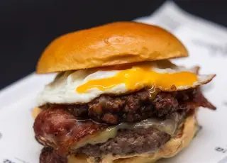 Burger Cómetela Entera