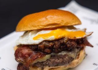 42. Burger Cómetela Entera