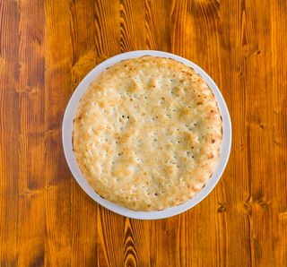 Focaccione mozzarella fiordilatte d'Agerola, salsiccia e friarielli