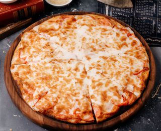 Pizza Margarita (32 cm.)