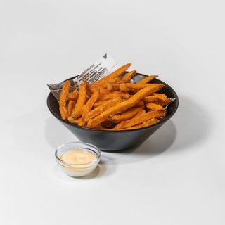 Boniato Frito Con Mayonesa De Ajo