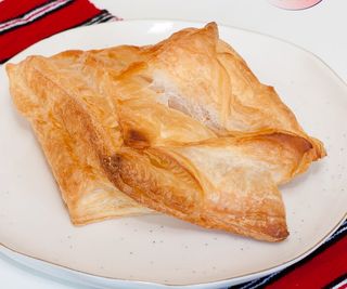 Pateu cu branza sarata