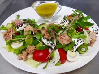 Салат з тунцем (275г)