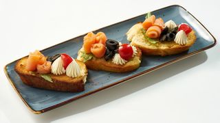 Брускетта с семгой (200г)