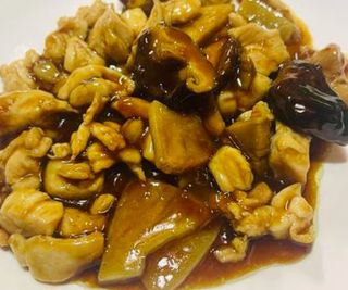 Pollo Con Bambú Y Setas Chinas