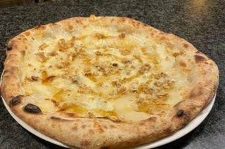 Pizza Gorgonzola Pere, Noci E Miele (30 Cm.)