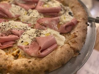 З Мортаделою та сиром Страчетела (540g)