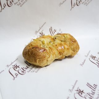 Croissant poma i canyella