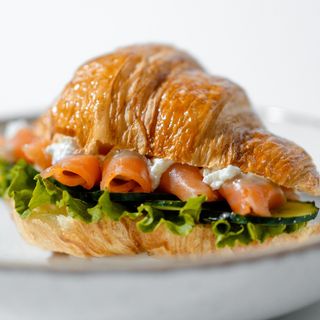 Круассан с форелью (170 гр.)