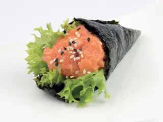 Temaki spicy salmon