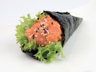 Temaki spicy salmon