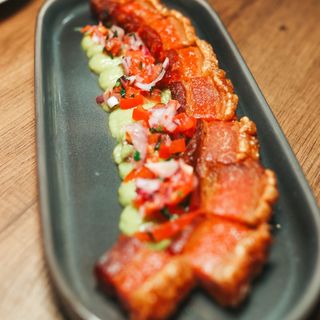 Torreznos Con Guacamole Y Pico De Gallo