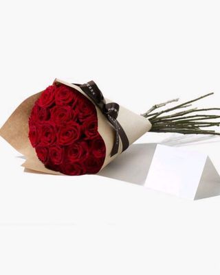 თაიგული N4 წითელი ვარდი (15 ცალი)