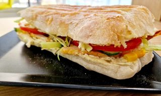 Чабата с пиле (250г)