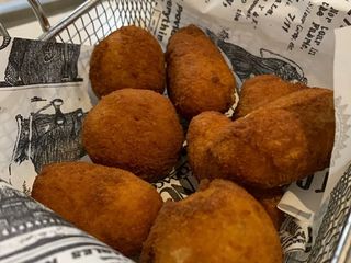 Croquetas Caseras de Cecina con Queso Ahumado de la Costa