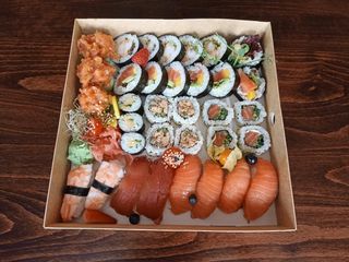 Zestaw Sapporo cena specjalna 140  zł- 34 el.