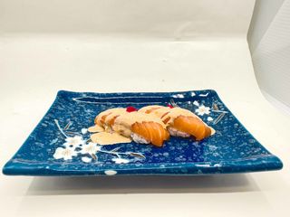 129. Niguiri de salmon Spice