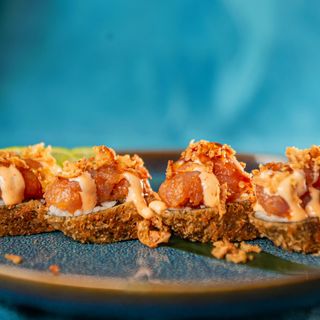 Hoso in tempura tonno spicy - 8 pezzi