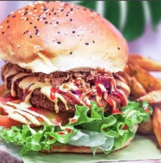 Chicken Dirty cheeseburger