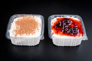 Orez cu lapte cu dulceata de visine