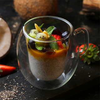 Չիայի սերմերով պուդինգ՝ կոկոսի կաթով եւ թարմ մրգերով