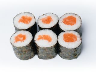 * Макі з лососем