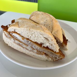 Bocadillo De Pescado Empanado